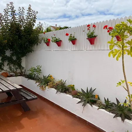 Gasthuis Baleal Surf & Wild Beach House